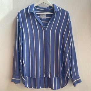 Rails. Rosanna casual blouse. Size L. Blue w/ white stripes.